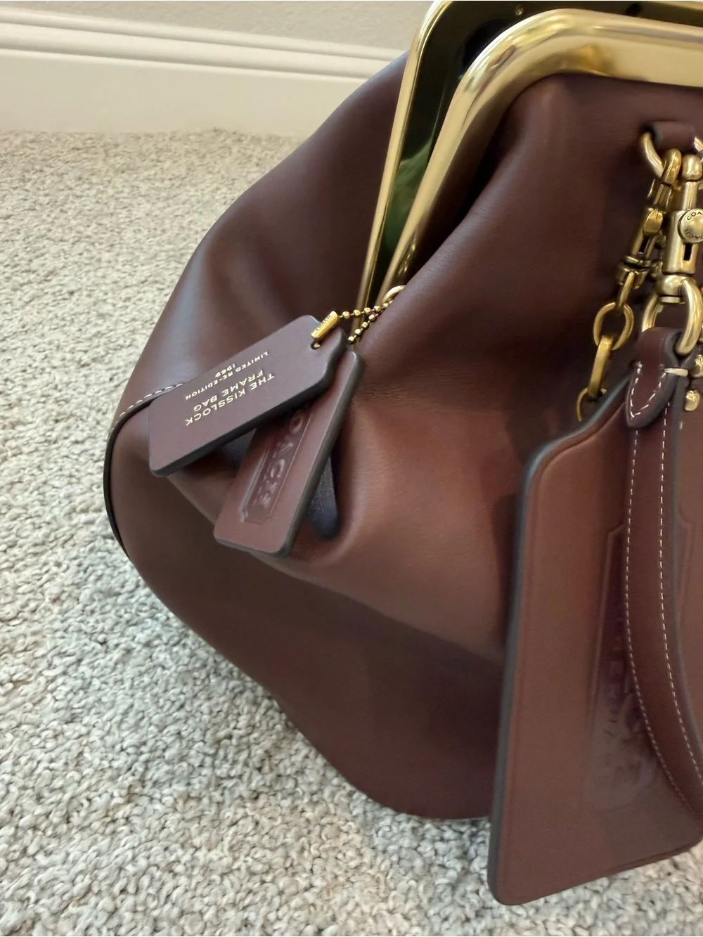 ✨ Coach Large Kisslock Frame Bag/Maple🍁 ✨